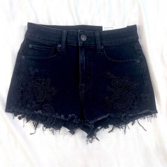NWT American Eagle Black Shorts Lace On Front Next Level Stretch Hi Rise Size 2 - Picture 1 of 14